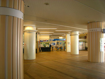 小田急永山駅前